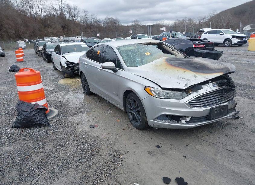 2018 Ford Fusion HYBRID SE (VIN 3FA6P0LU8JR234379) main photo
