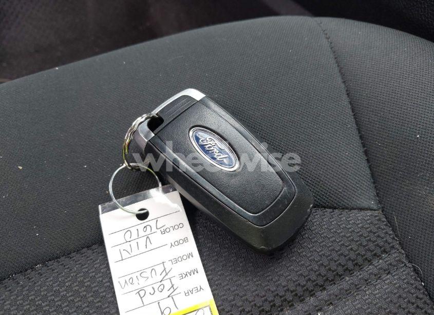 Photo 11 of 2019 Ford Fusion HYBRID SE (VIN 3FA6P0LU8KR167610)