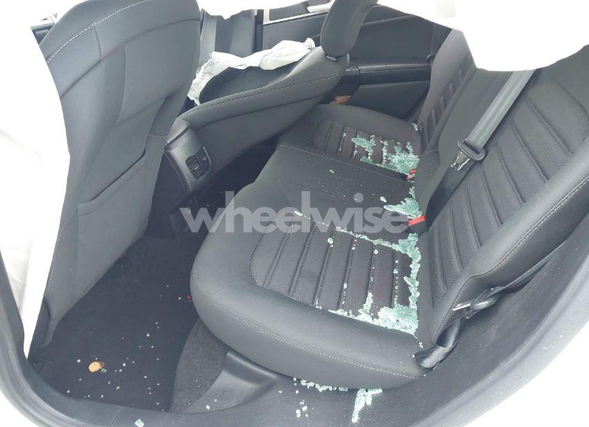 Photo 8 of 2019 Ford Fusion HYBRID SE (VIN 3FA6P0LU8KR167610)