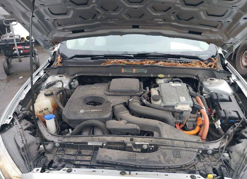 Photo 10 of 2019 Ford Fusion HYBRID SE (VIN 3FA6P0LU8KR180566)
