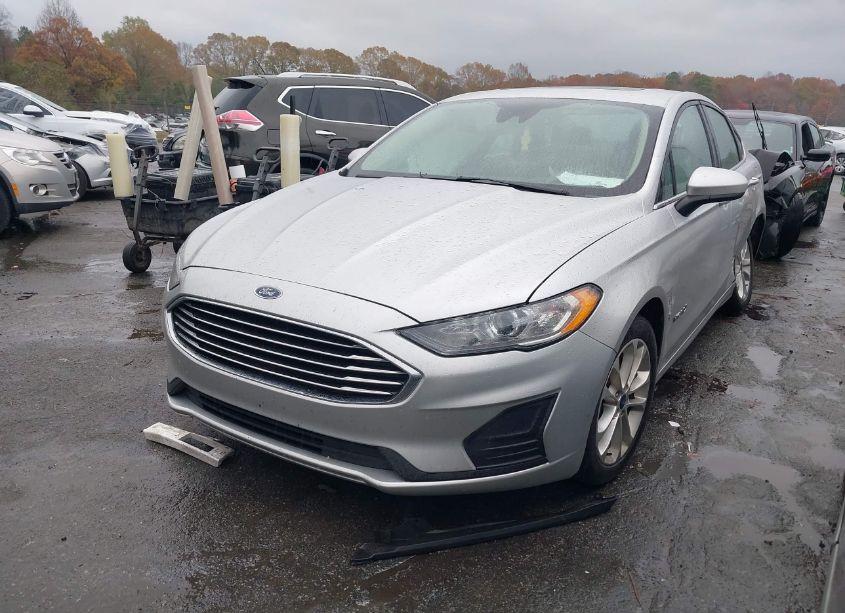 Photo 2 of 2019 Ford Fusion HYBRID SE (VIN 3FA6P0LU8KR180566)