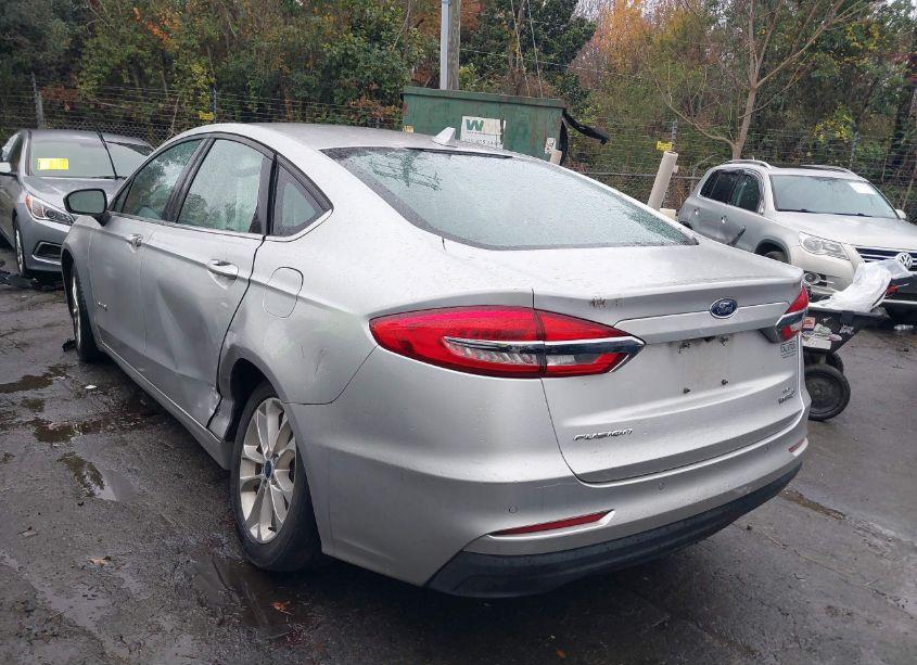 Photo 3 of 2019 Ford Fusion HYBRID SE (VIN 3FA6P0LU8KR180566)