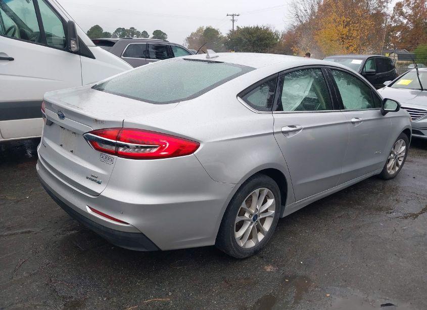 Photo 4 of 2019 Ford Fusion HYBRID SE (VIN 3FA6P0LU8KR180566)