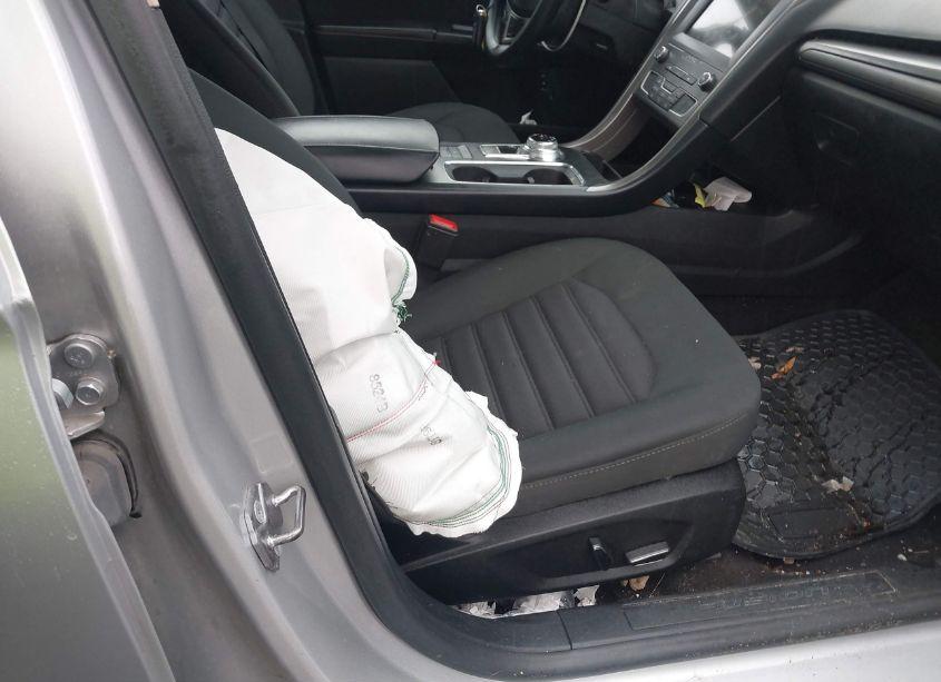 Photo 5 of 2019 Ford Fusion HYBRID SE (VIN 3FA6P0LU8KR180566)