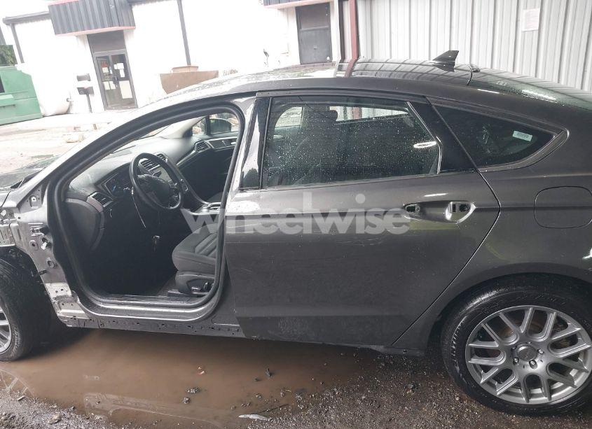 Photo 15 of 2019 Ford Fusion HYBRID SE (VIN 3FA6P0LU8KR205563)