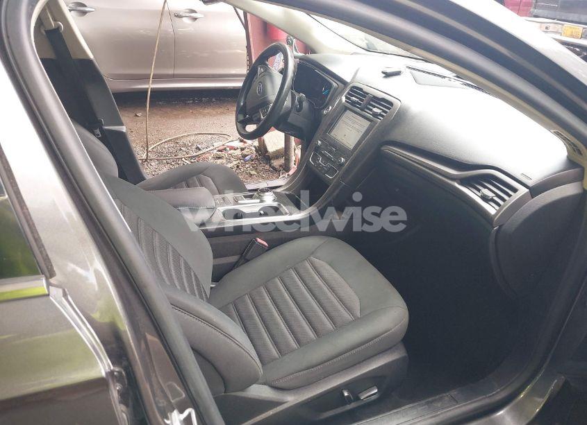 Photo 5 of 2019 Ford Fusion HYBRID SE (VIN 3FA6P0LU8KR205563)