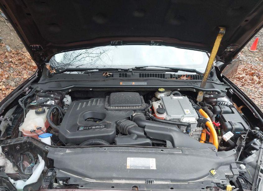 Photo 10 of 2019 Ford Fusion HYBRID SE (VIN 3FA6P0LU8KR211136)