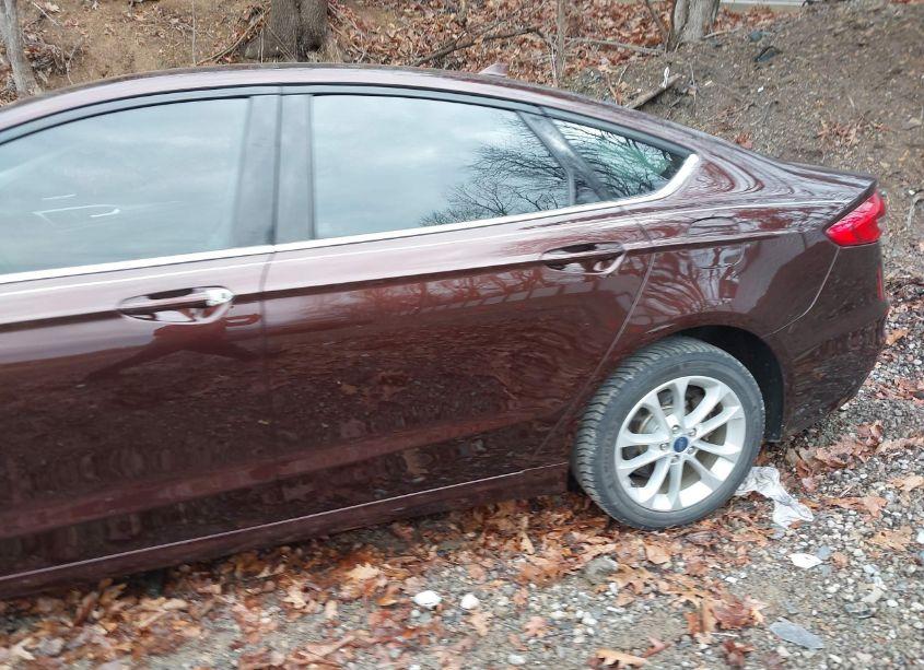 Photo 20 of 2019 Ford Fusion HYBRID SE (VIN 3FA6P0LU8KR211136)