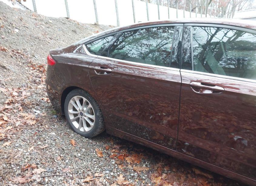 Photo 21 of 2019 Ford Fusion HYBRID SE (VIN 3FA6P0LU8KR211136)