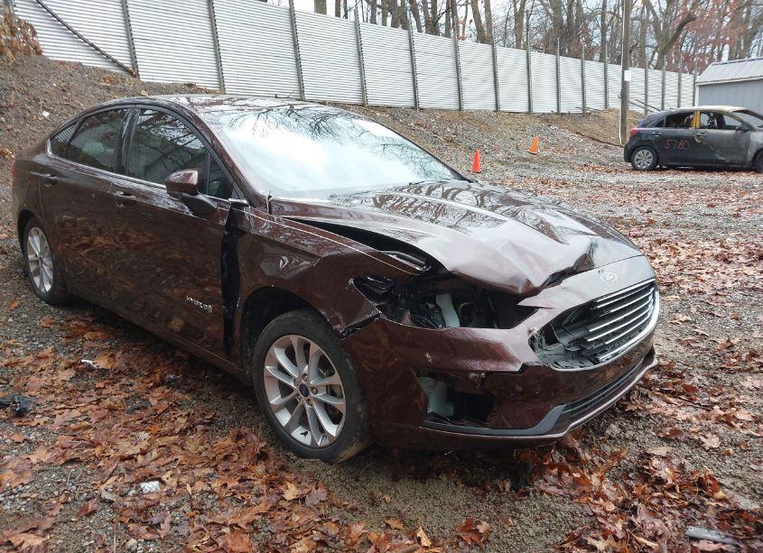 Photo 6 of 2019 Ford Fusion HYBRID SE (VIN 3FA6P0LU8KR211136)
