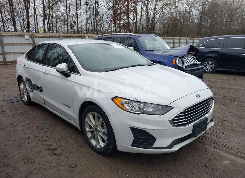 2019 Ford Fusion HYBRID SE (VIN 3FA6P0LU8KR220192) main photo