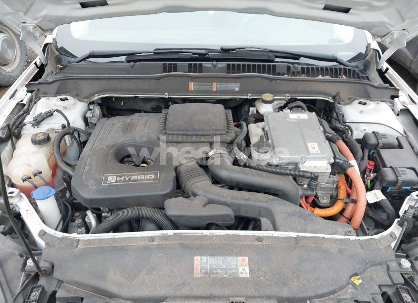 Photo 10 of 2019 Ford Fusion HYBRID SE (VIN 3FA6P0LU8KR220192)