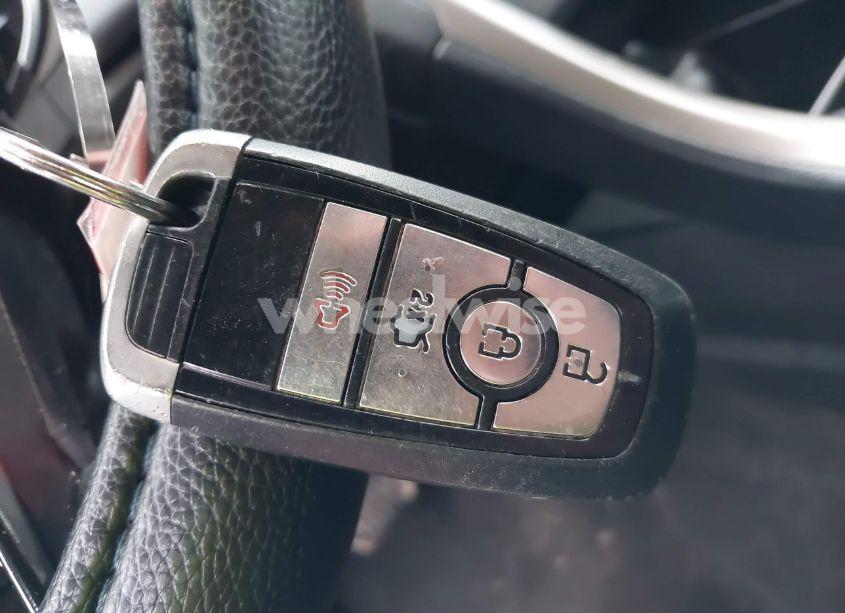 Photo 11 of 2019 Ford Fusion HYBRID SE (VIN 3FA6P0LU8KR220192)