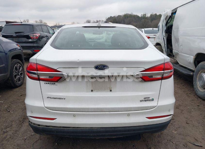 Photo 16 of 2019 Ford Fusion HYBRID SE (VIN 3FA6P0LU8KR220192)
