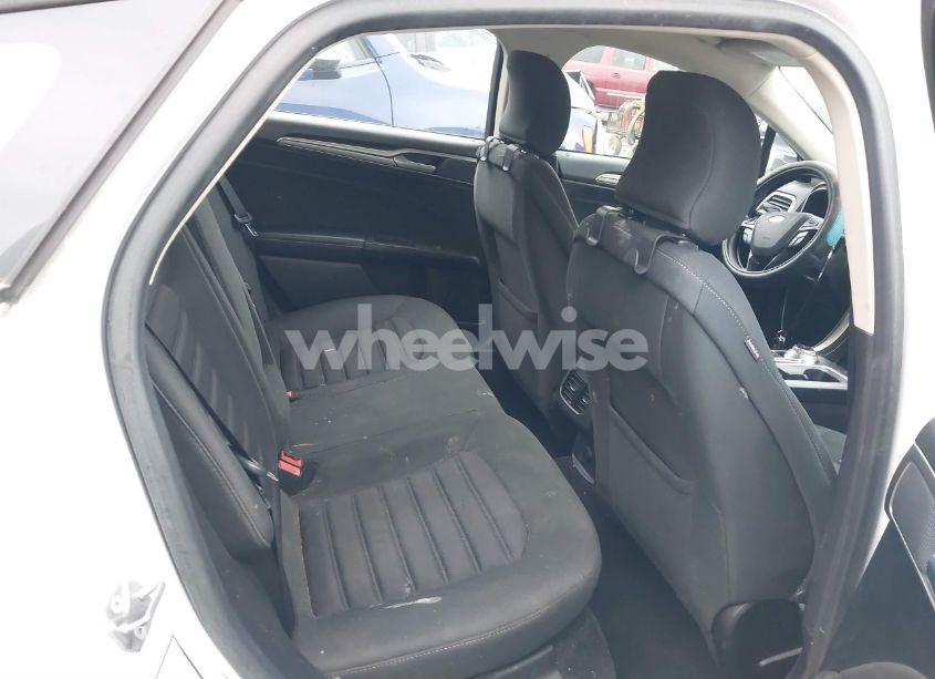 Photo 8 of 2019 Ford Fusion HYBRID SE (VIN 3FA6P0LU8KR220192)