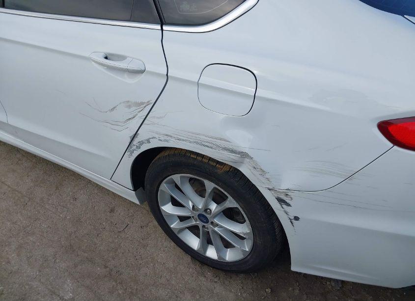 Photo 18 of 2019 Ford Fusion HYBRID SE (VIN 3FA6P0LU8KR222797)