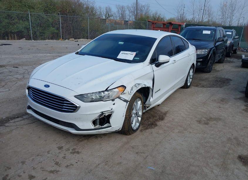 Photo 2 of 2019 Ford Fusion HYBRID SE (VIN 3FA6P0LU8KR222797)
