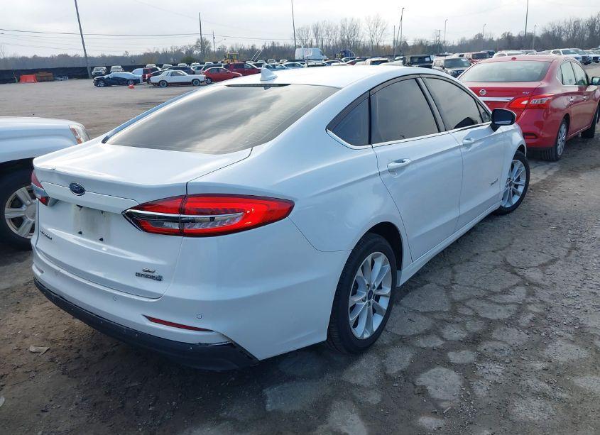 Photo 4 of 2019 Ford Fusion HYBRID SE (VIN 3FA6P0LU8KR222797)