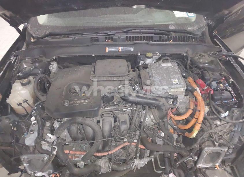 Photo 10 of 2019 Ford Fusion HYBRID SE (VIN 3FA6P0LU8KR266833)