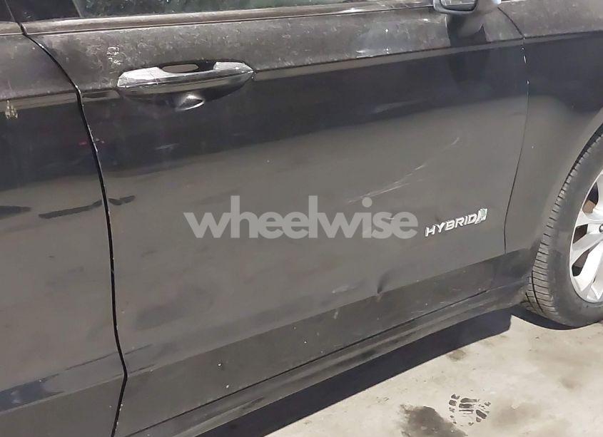 Photo 22 of 2019 Ford Fusion HYBRID SE (VIN 3FA6P0LU8KR266833)