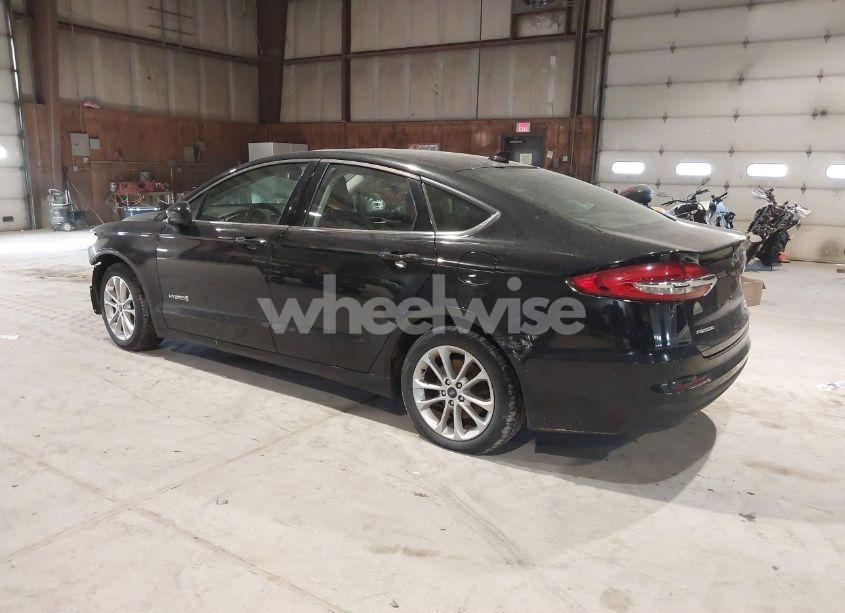 Photo 3 of 2019 Ford Fusion HYBRID SE (VIN 3FA6P0LU8KR266833)