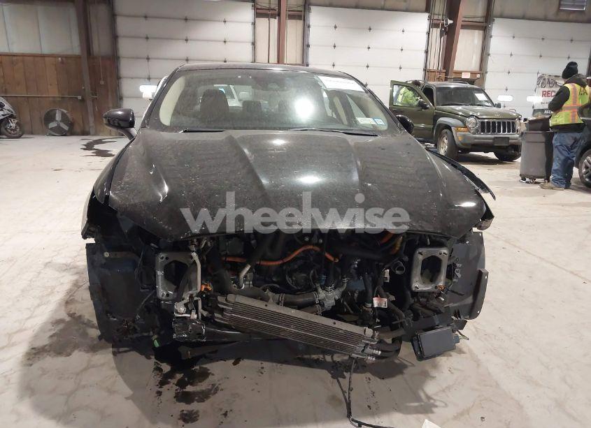 Photo 6 of 2019 Ford Fusion HYBRID SE (VIN 3FA6P0LU8KR266833)