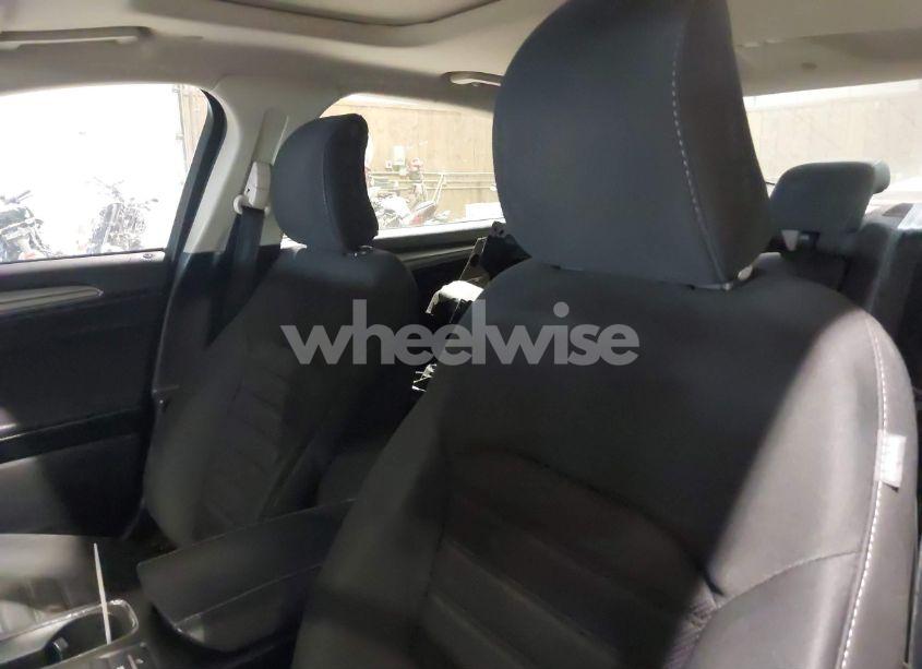 Photo 8 of 2019 Ford Fusion HYBRID SE (VIN 3FA6P0LU8KR266833)