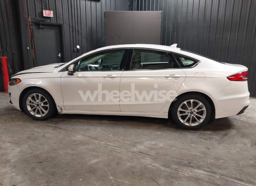 Photo 14 of 2020 Ford Fusion HYBRID SE (VIN 3FA6P0LU8LR142370)