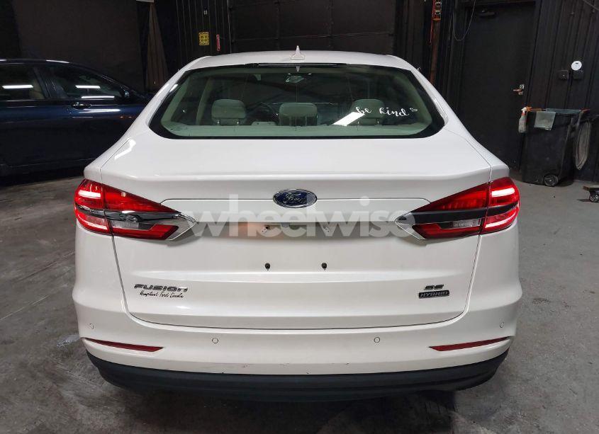 Photo 16 of 2020 Ford Fusion HYBRID SE (VIN 3FA6P0LU8LR142370)