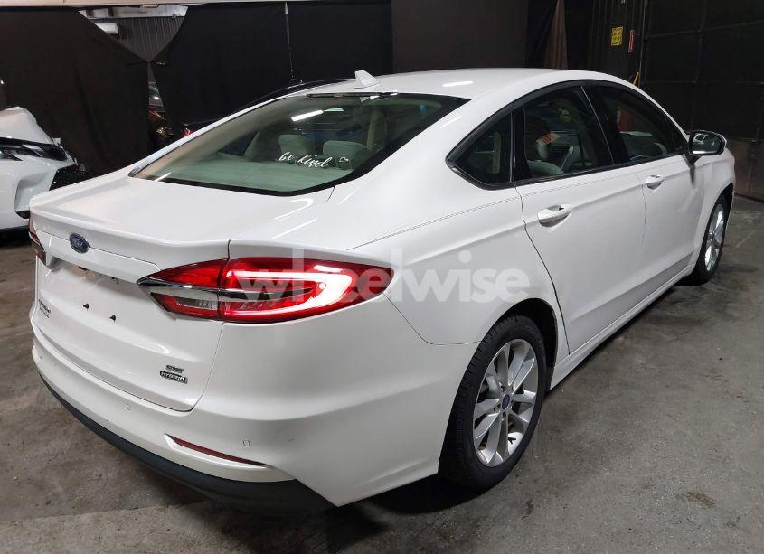 Photo 4 of 2020 Ford Fusion HYBRID SE (VIN 3FA6P0LU8LR142370)
