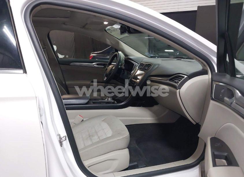 Photo 5 of 2020 Ford Fusion HYBRID SE (VIN 3FA6P0LU8LR142370)