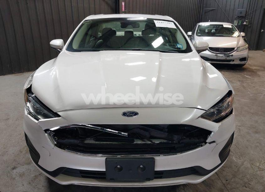 Photo 6 of 2020 Ford Fusion HYBRID SE (VIN 3FA6P0LU8LR142370)