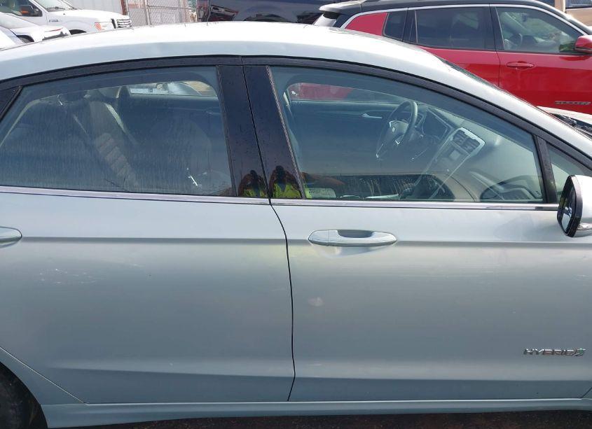 Photo 13 of 2014 Ford Fusion HYBRID SE (VIN 3FA6P0LU9ER151114)