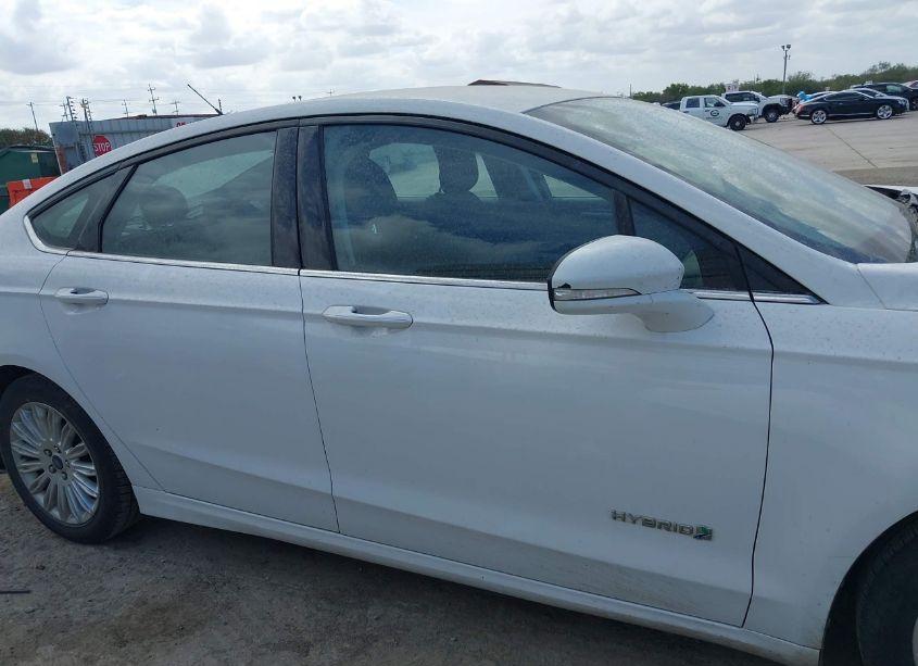 Photo 13 of 2015 Ford Fusion HYBRID SE (VIN 3FA6P0LU9FR128370)
