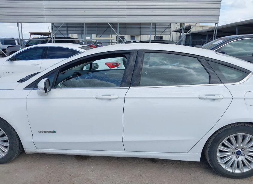 Photo 14 of 2015 Ford Fusion HYBRID SE (VIN 3FA6P0LU9FR128370)