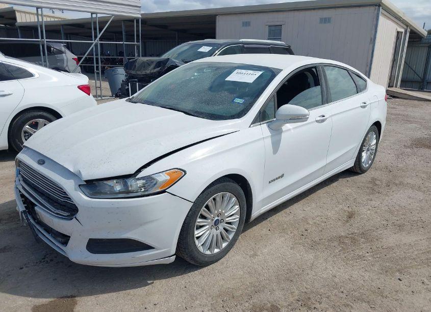 Photo 2 of 2015 Ford Fusion HYBRID SE (VIN 3FA6P0LU9FR128370)