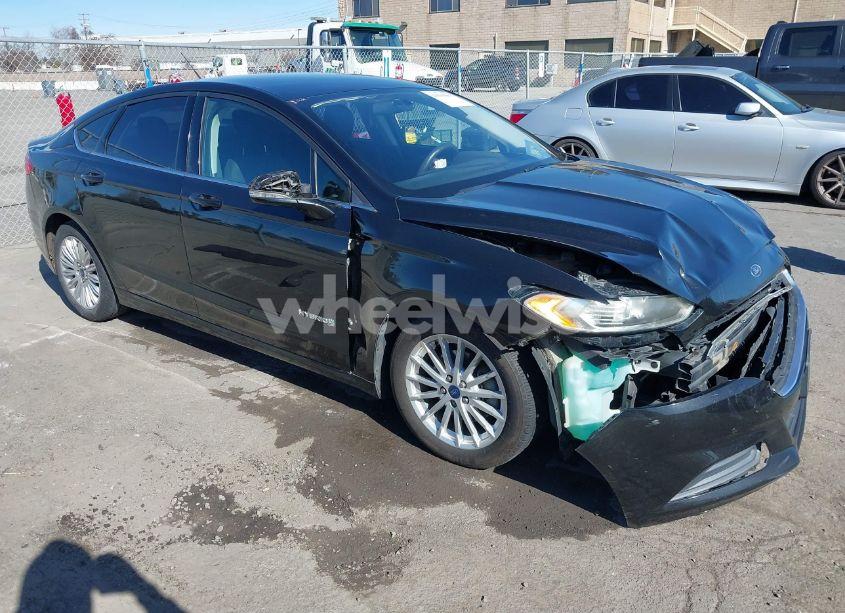 2015 Ford Fusion HYBRID SE (VIN 3FA6P0LU9FR294551) main photo