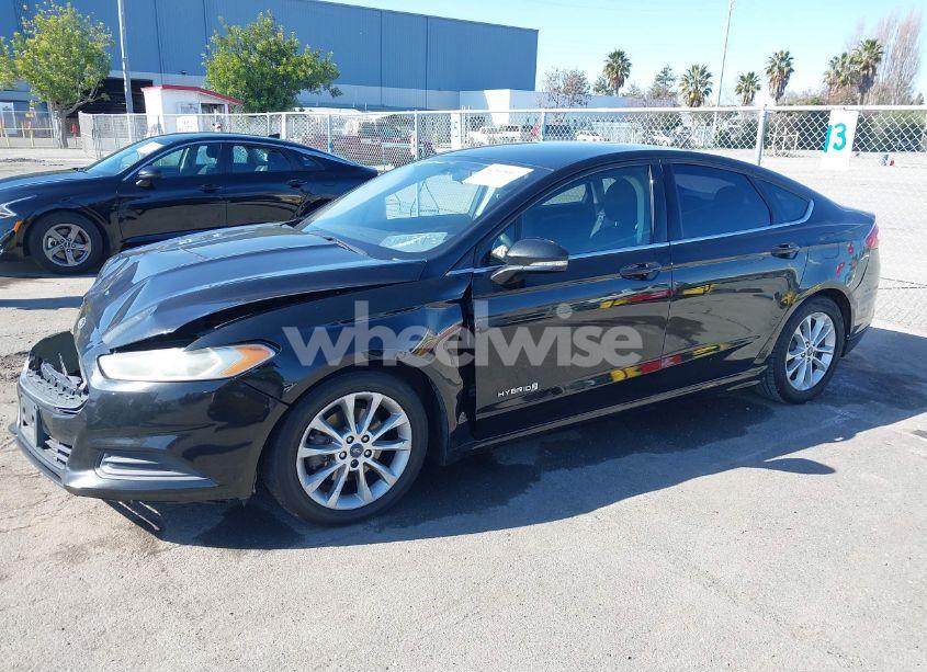 Photo 2 of 2015 Ford Fusion HYBRID SE (VIN 3FA6P0LU9FR294551)