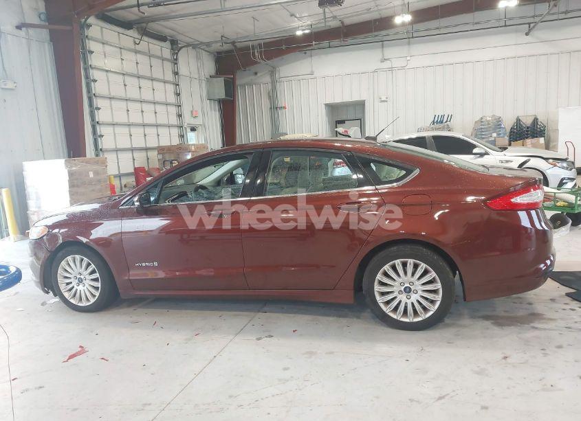 Photo 14 of 2016 Ford Fusion HYBRID SE (VIN 3FA6P0LU9GR140407)