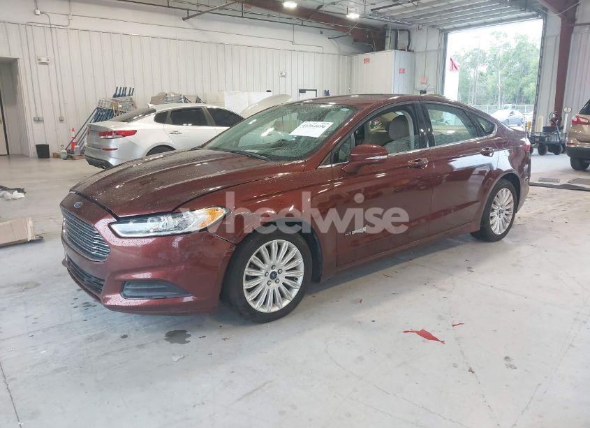 Photo 2 of 2016 Ford Fusion HYBRID SE (VIN 3FA6P0LU9GR140407)