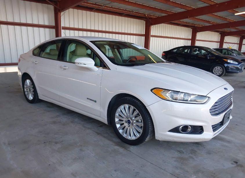 2016 Ford Fusion HYBRID SE (VIN 3FA6P0LU9GR178929) main photo