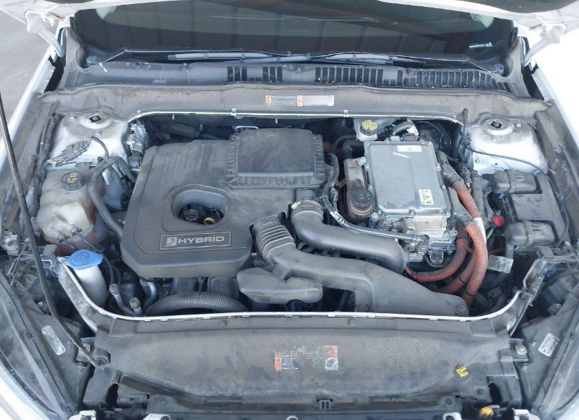 Photo 10 of 2016 Ford Fusion HYBRID SE (VIN 3FA6P0LU9GR178929)