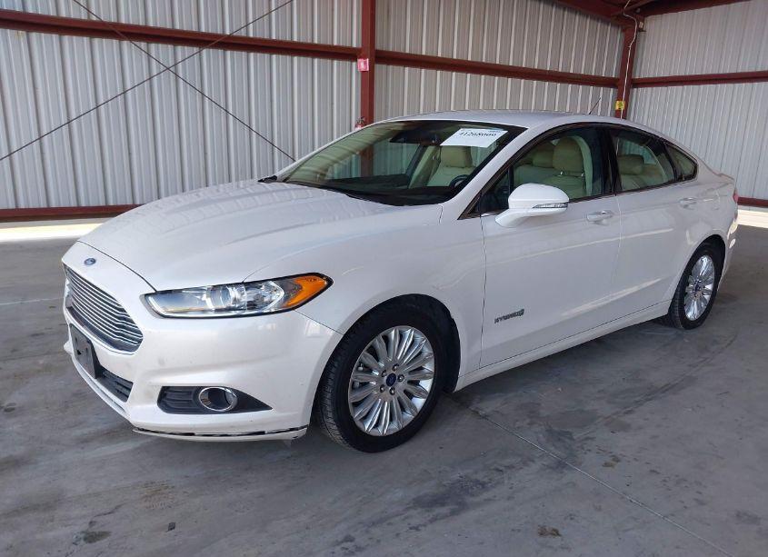Photo 2 of 2016 Ford Fusion HYBRID SE (VIN 3FA6P0LU9GR178929)