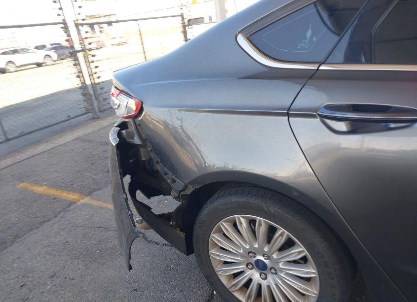 Photo 6 of 2016 Ford Fusion HYBRID SE (VIN 3FA6P0LU9GR202517)