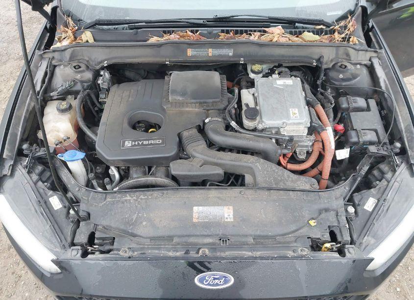 Photo 10 of 2016 Ford Fusion HYBRID SE (VIN 3FA6P0LU9GR318607)