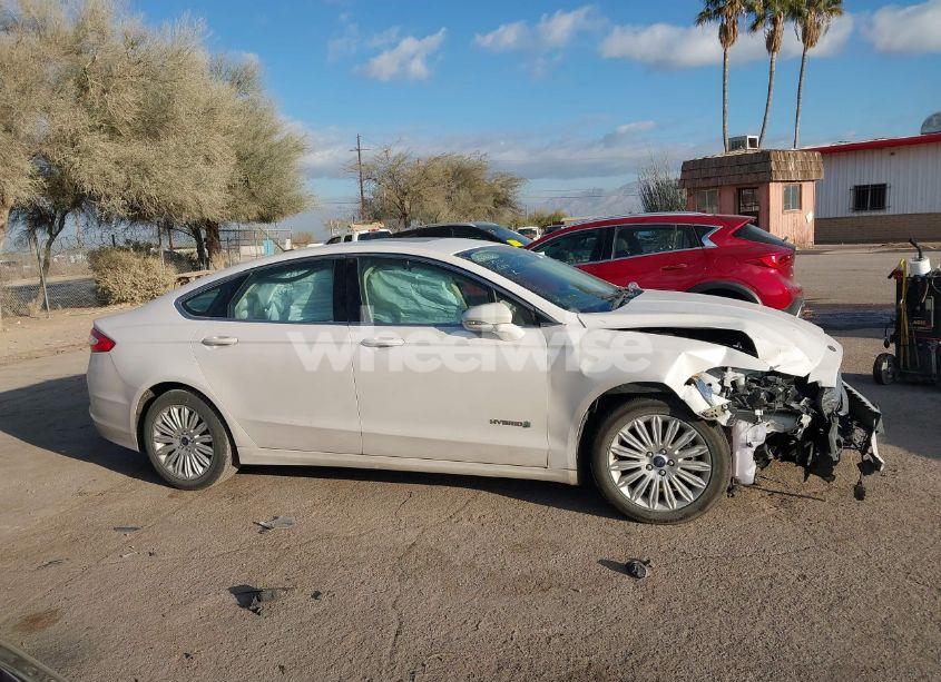 Photo 13 of 2016 Ford Fusion HYBRID SE (VIN 3FA6P0LU9GR343071)