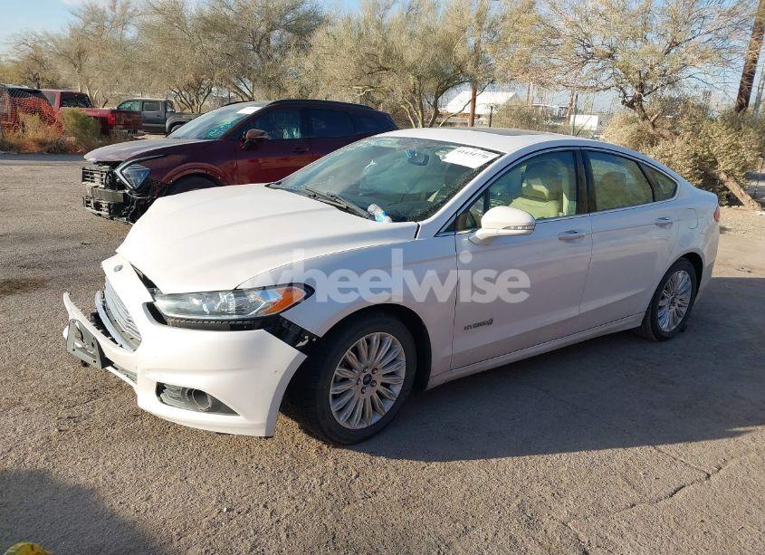 Photo 2 of 2016 Ford Fusion HYBRID SE (VIN 3FA6P0LU9GR343071)