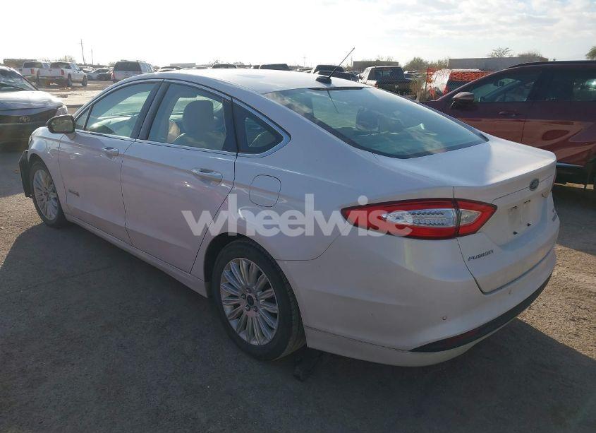 Photo 3 of 2016 Ford Fusion HYBRID SE (VIN 3FA6P0LU9GR343071)