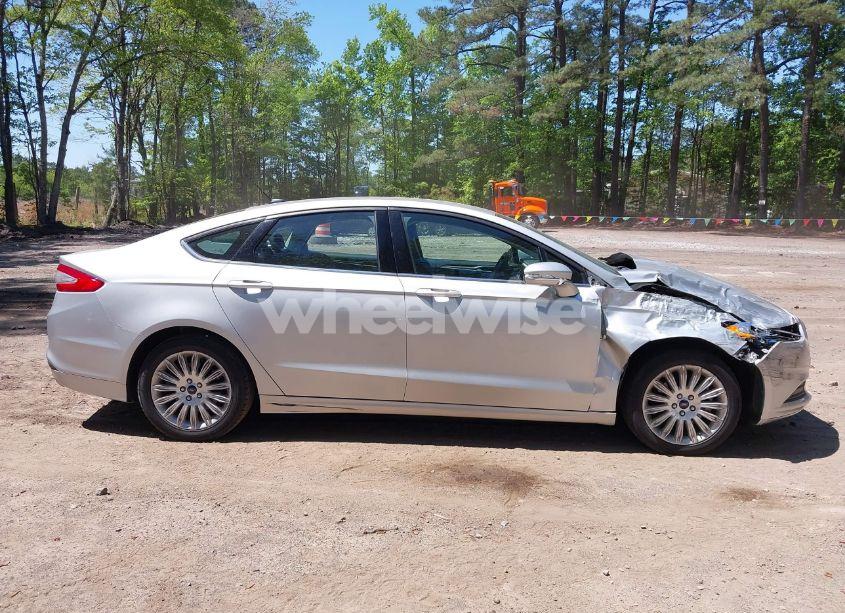 Photo 12 of 2016 Ford Fusion HYBRID SE (VIN 3FA6P0LU9GR405598)