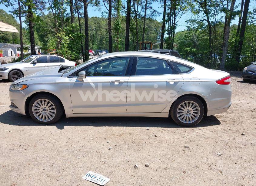 Photo 13 of 2016 Ford Fusion HYBRID SE (VIN 3FA6P0LU9GR405598)